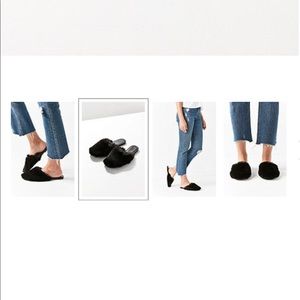 💕faux fur fuzzy mules !